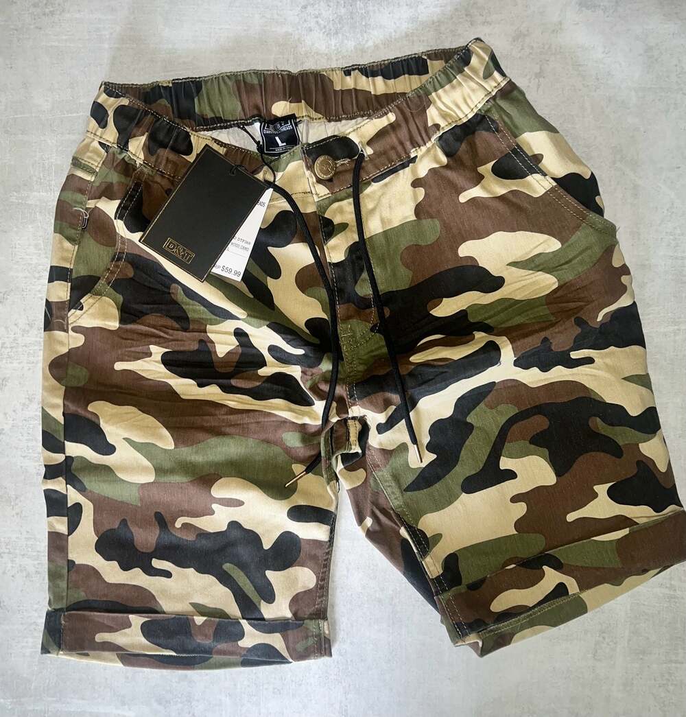 D&T Diamond & Threads Camouflage Wood Camo Elastic Waist Drawstring Shorts Size